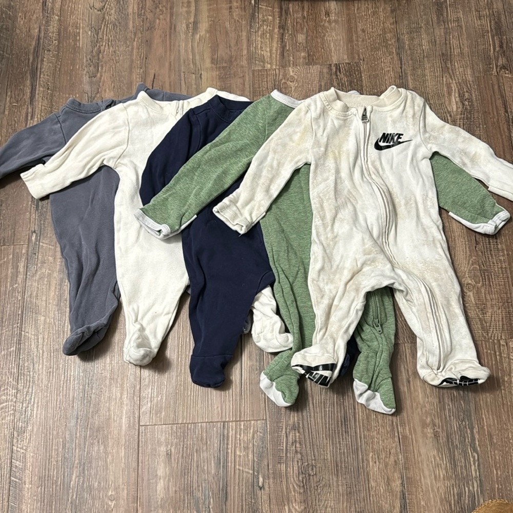 Newborn Zipper Footies